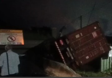 Em SP, Via Anchieta é liberada nesta manhã após queda de passarela