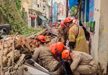 Desabamento de casarão causa uma morte no centro do Rio