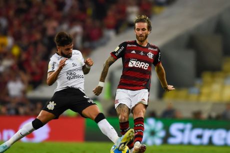 Rádio Nacional transmite Flamengo x Corinthians pelo Brasileirão