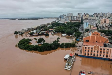 Com retorno de chuva forte no RS, população deve buscar áreas seguras