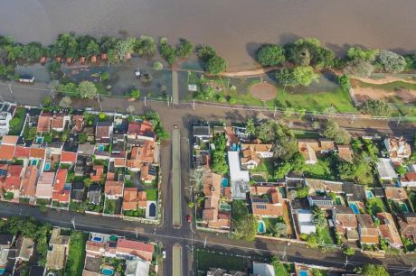 Guaíba volta a 5 metros e nova cheia deve aumentar área de alagamento