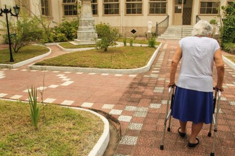 Comissão da Câmara discute abandono de idosos no País