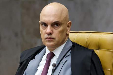 Moraes suspende lei municipal que proibia linguagem neutra nas escolas