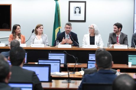 Governo vai abrir edital para que municípios recebam equipamentos de TV digital