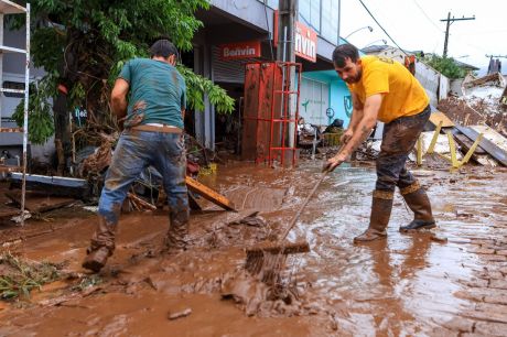 Trens urbanos reiniciam operação em Porto Alegre