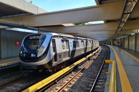 Funcionamento do MetrôRio neste fim de semana, com jogos no Maracanã, festival de música em Copacabana e Maratona do Rio 