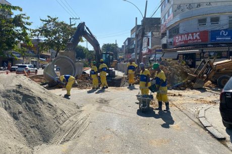 Prefeitura do Rio inicia obra de drenagem na Estrada do Galeão, na Ilha do Governador