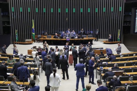 Votação da PEC das drogas é adiada na CCJ da Câmara