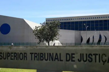 STJ anula provas contra dois investigados pela Lava Jato