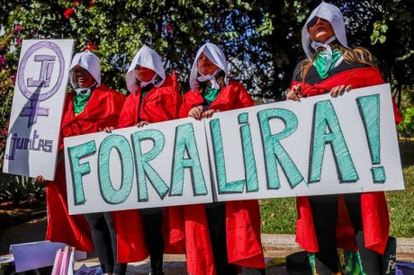 Brasília: mulheres fazem ato contra PL que equipara aborto a homicídio