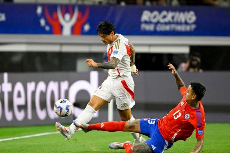 Chile e Peru não saem do 0 a 0 na Copa América