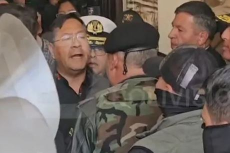 Diante de tentativa de golpe na Bolívia, Arce troca comando militar