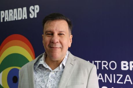 Luta LGBTQIA+ deve ir além da internet, diz líder da Parada de SP