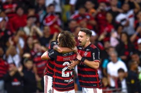 Flamengo derrota Cruzeiro para se isolar na ponta do Brasileiro