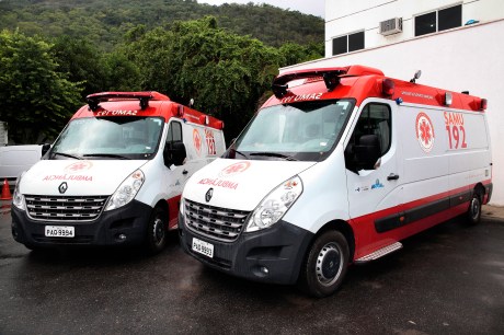 Ministério da Saúde entrega ambulância em Niterói