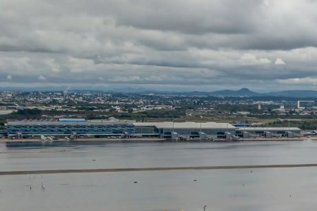 Aeroporto de Porto Alegre reinicia embarque e desembarque