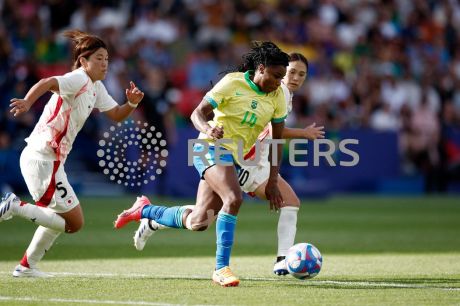 Brasil sofre virada do Japão no fim e se complica no futebol em Paris