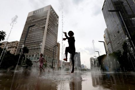 Inmet alerta para onda de calor que chega ao país nos próximos dias