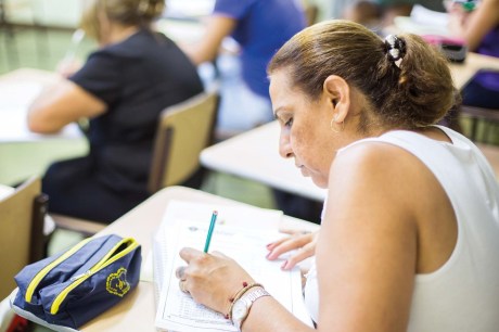 Escola oferece gratuitamente o Curso Preparatório para o ENCCEJA