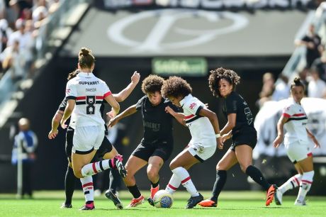 São Paulo e Corinthians chegam à final do Brasileiro Feminino