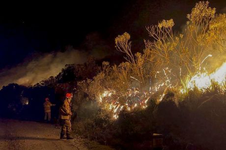 Bombeiros do Rio combatem 460 focos de incêndio em um dia