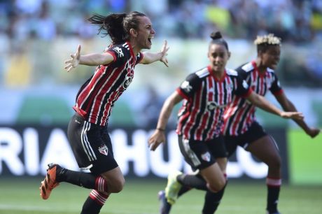 Brasileiro feminino: São Paulo e Corinthians iniciam disputa do título