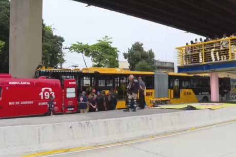 Acidente com BRT no Rio deixa 57 feridos