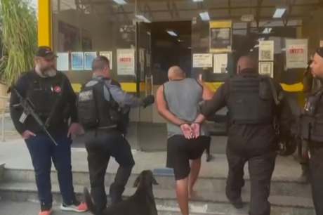 Policiais fazem ação contra roubos de cargas de cigarro no Rio