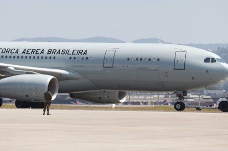 Raízes do Cedro: quinto voo decola do Líbano com 220 repatriados