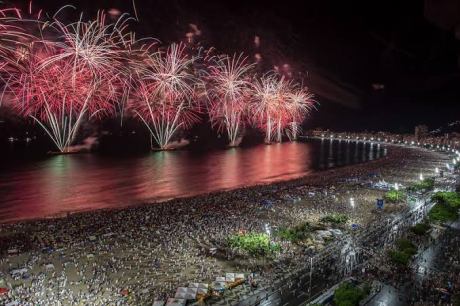 Réveillon em Copacabana terá Caetano Veloso, Maria Bethânia, Ivete Sangalo e Anitta