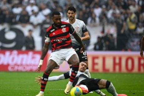 Copa do Brasil: Flamengo segura empate com Corinthians e chega à final