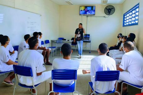 Conanda proíbe uso de armas letais em unidades socioeducativas