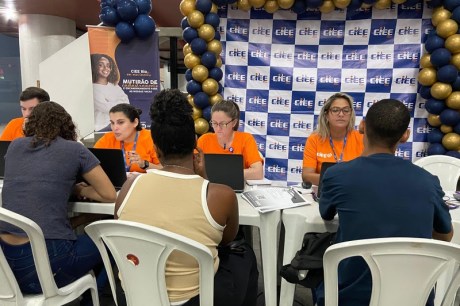 Estação Carioca do MetrôRio recebe mutirão de vagas do CIEE Rio e ação de orientação e qualificação profissional da UNISUAM