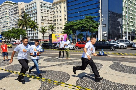 Corrida dos garçons chega à Barra da Tijuca