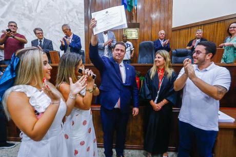 Prefeito Léo Vieira é diplomado em São João de Meriti