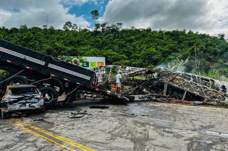 Acidente em rodovia deixa 22 mortos em Minas Gerais