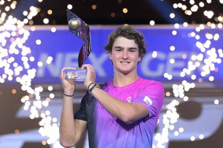 Tênis: João Fonseca conquista o título do Next Gen ATP Finals