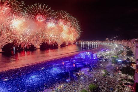 Mais de cinco milhões de pessoas celebram a chegada do Ano Novo na maior virada do mundo