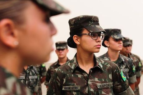 Forças Armadas iniciam alistamento voluntário feminino