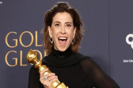 Fernanda Torres leva Globo de Ouro por atuação em Ainda Estou Aqui