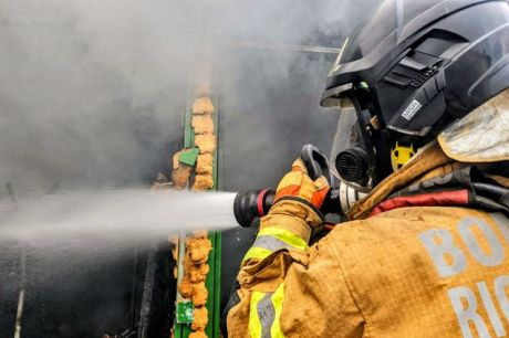 Defesa Civil interdita local de incêndio no Camelódromo do Rio