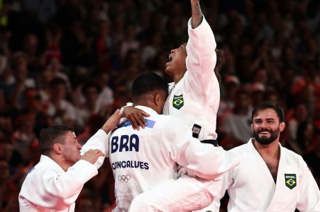 Judô: Brasil bate EUA em disputa por equipes, 1ª após bronze em Paris