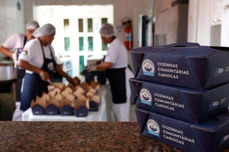 Prefeitura já distribuiu 2,4 mil toneladas de alimentos em suas cozinhas comunitárias