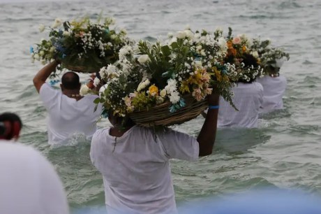 Mais de 25 mil pessoas são esperadas no Dia de Iemanjá no Arpoador