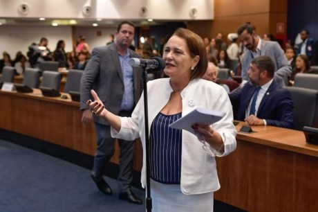 Carla Machado defende criação de varas especializadas para pessoas com deficiência 