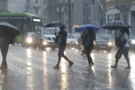 Temporal causa alagamentos na região metropolitana de São Paulo