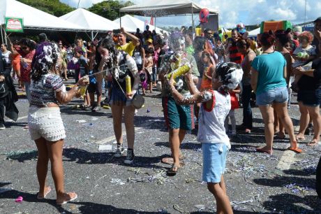 Campanha quer proteger crianças e adolescentes no carnaval