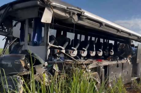 SP: motorista de caminhão envolvido em acidente com ônibus é detido