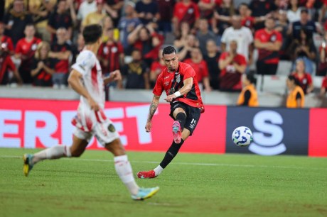 Athletico-PR derrota o Guarany de Bagé e avança na Copa do Brasil