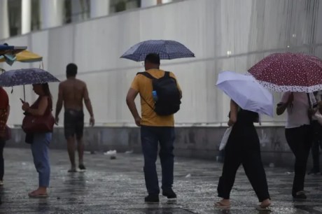 Cidade do Rio entra em estágio 2 de atenção por causa de chuva